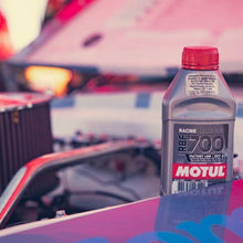 Liquide de frein de course Motul RBF700 DOT 4