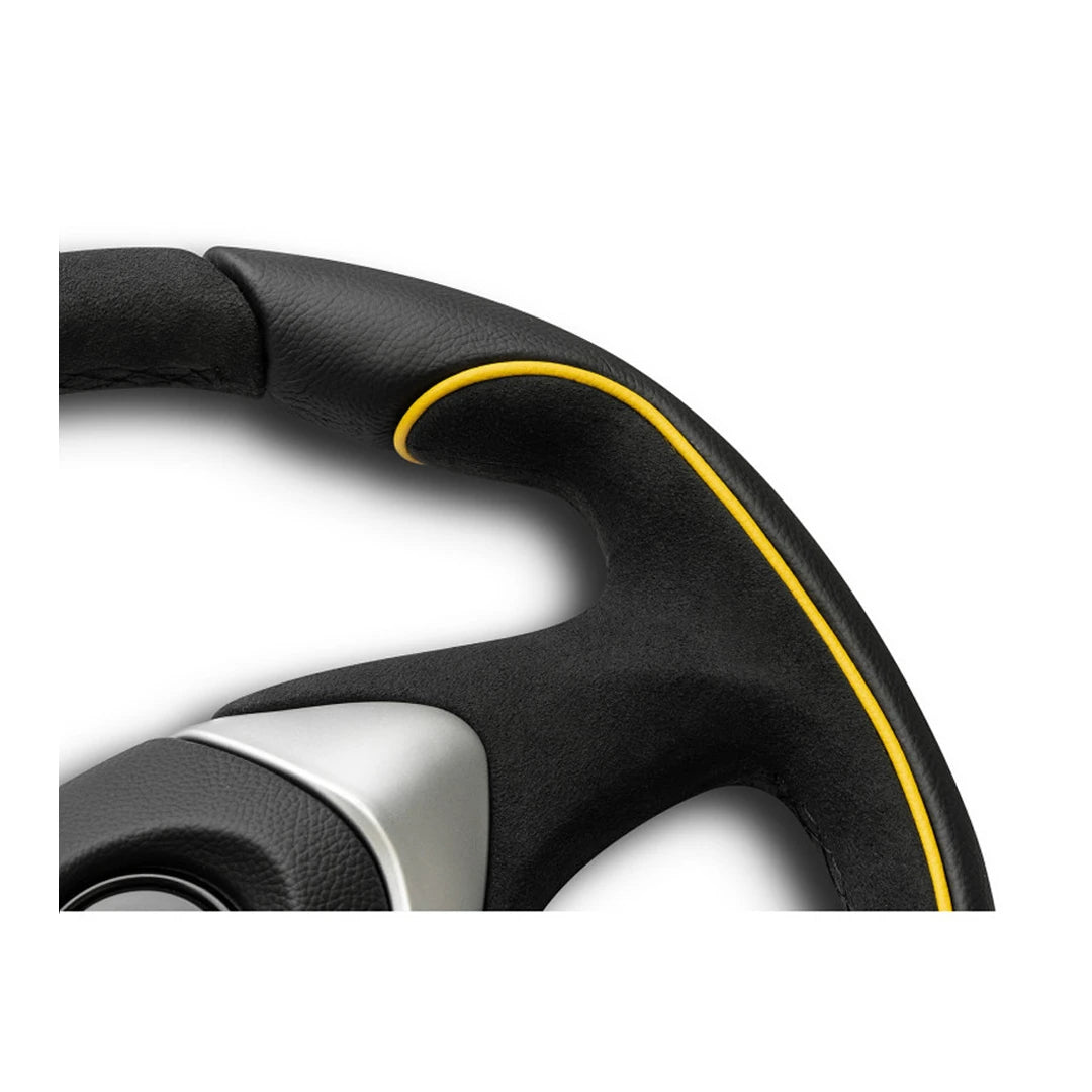 MOMO GT-50 2.0 steering wheel stitching detail