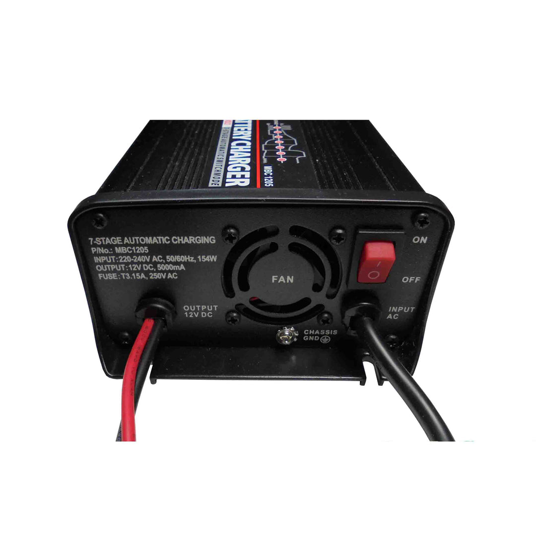 Paco 7-stufiges 5-Ampere-12-Volt-Batterieladegerät