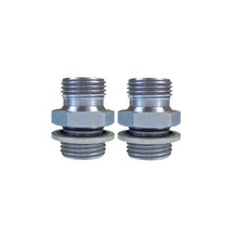 A pair of male/male adaptors with washers